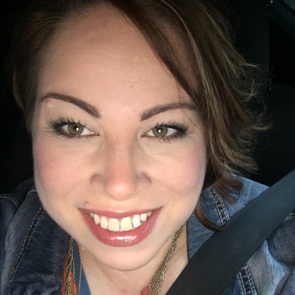 Meet your Posher, Stephanie